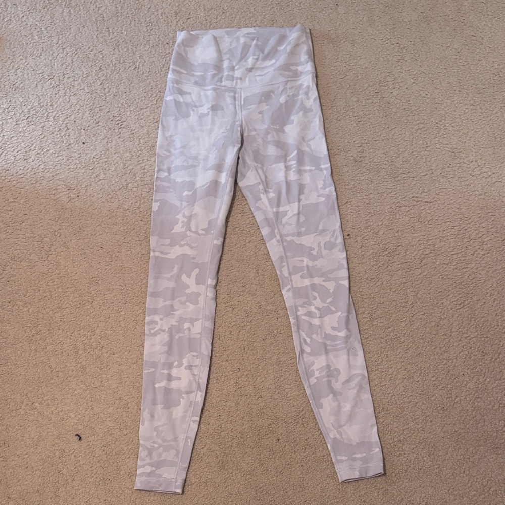 LULULEMON White/Gray Camouflage Leggings